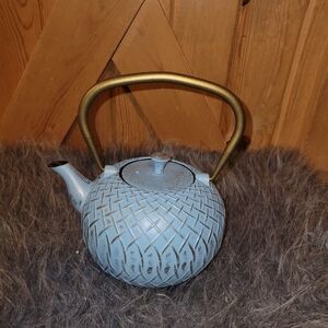 Japanese Cast Iron Tea Kettle For Stovetop 34 Oz Turquoise /Gold